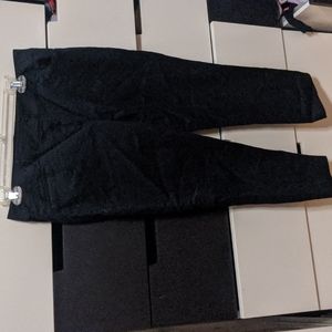 Black New York and Company Size 6 Cropped Pants